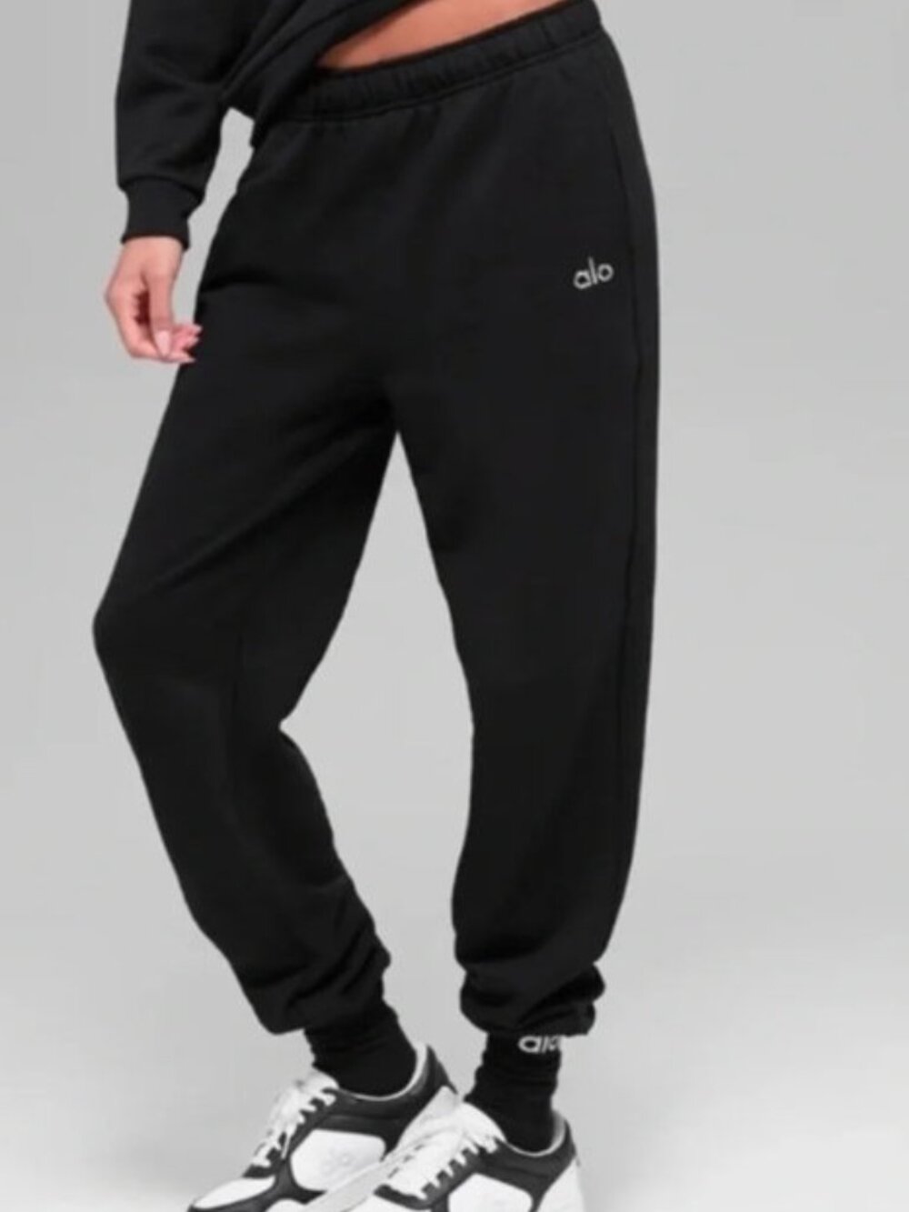 ALO Yoga Women's Black Joggers 30" Inseam Size L